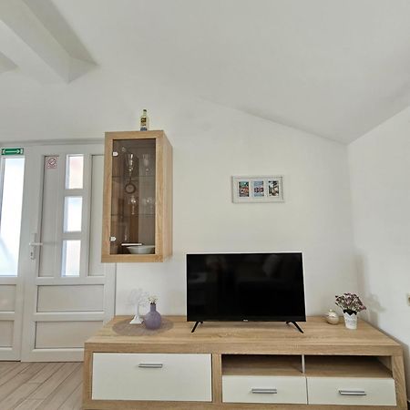 Apartment Vip Pirovac Εξωτερικό φωτογραφία